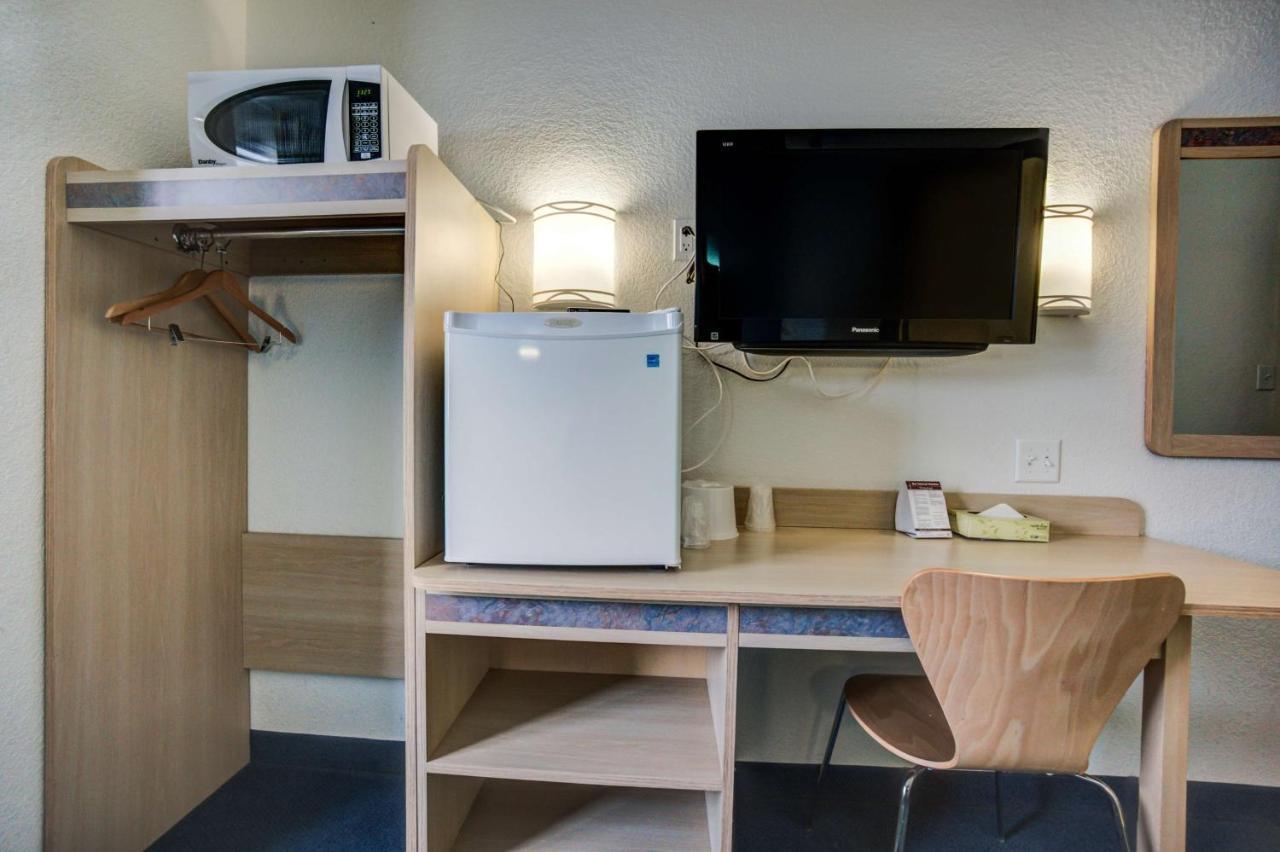Motel 6-Red Deer, Ab Luaran gambar